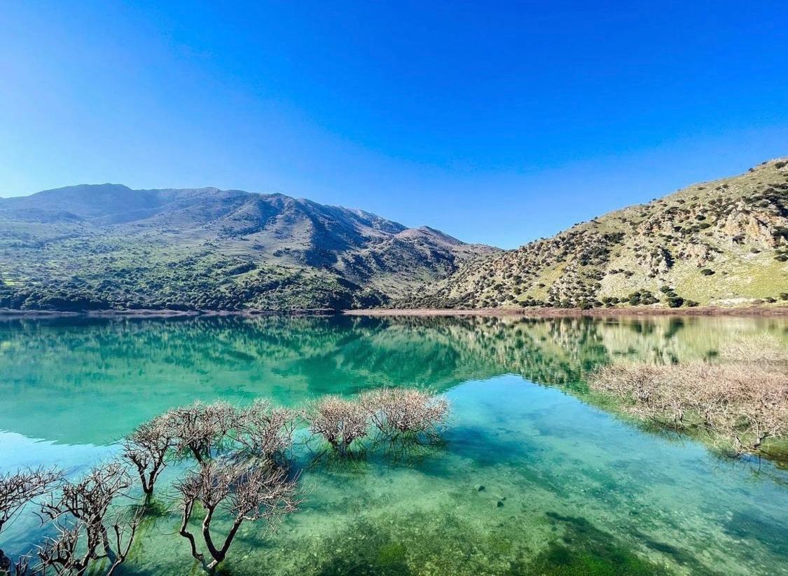 Korissia With Lake View Kournás Екстериор снимка