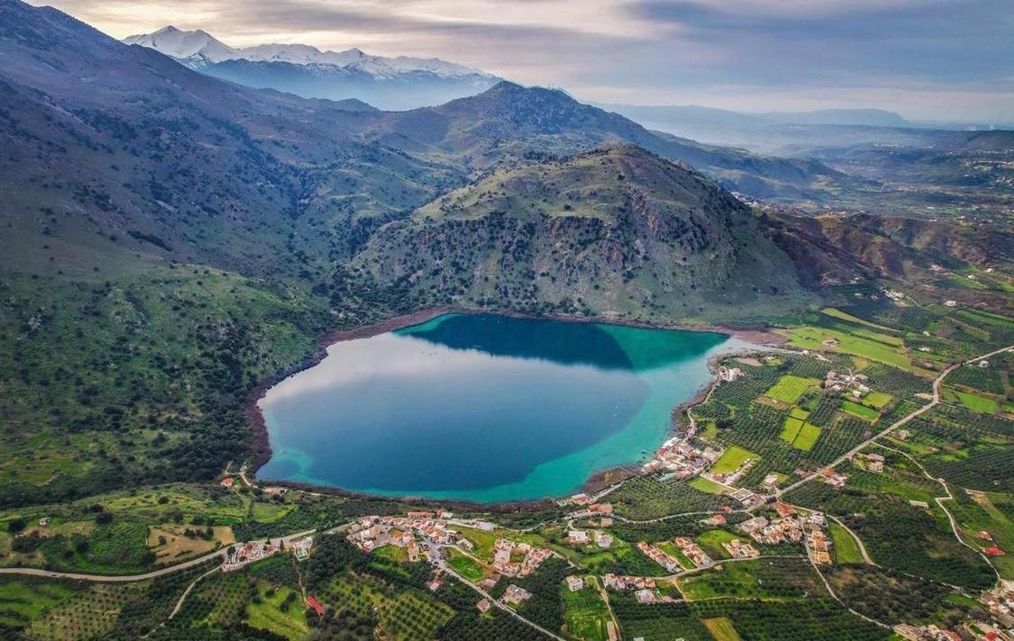 Korissia With Lake View Kournás Екстериор снимка