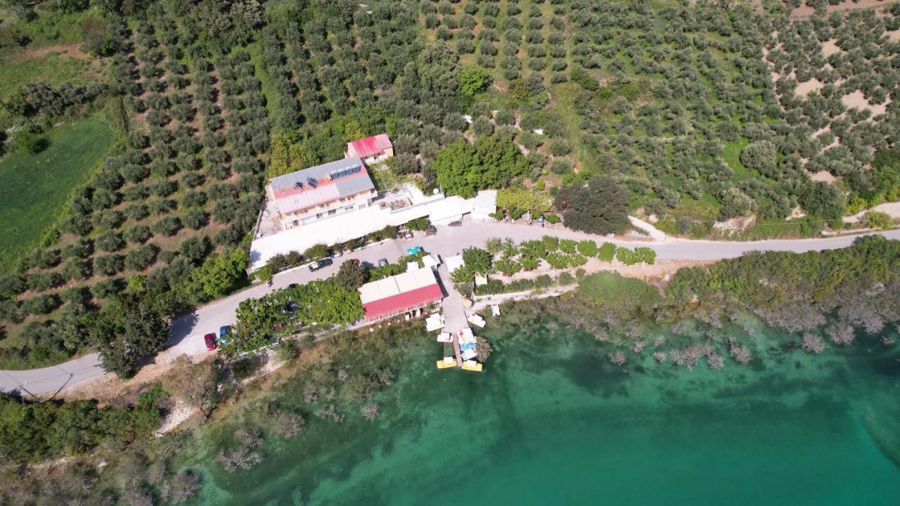 Korissia With Lake View Kournás Екстериор снимка