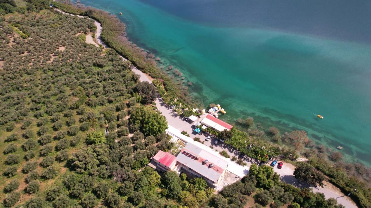 Korissia With Lake View Kournás Екстериор снимка
